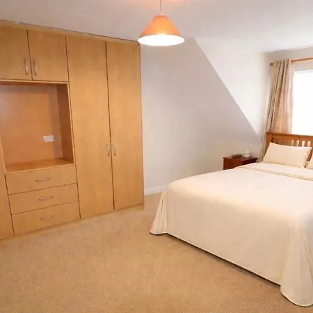 Large 3 Bed Duplex - Rhebogue *