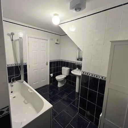 Daire Large 3 Bed Duplex - Rhebogue