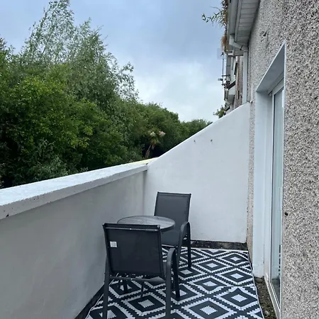 Large 3 Bed Duplex - Rhebogue *