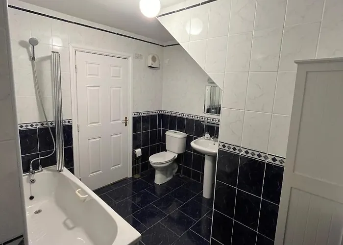 公寓 Large 3 Bed Duplex - Rhebogue